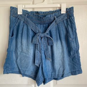 Size large soft “Jean” like shorts - high waisted and a cute front bow detail